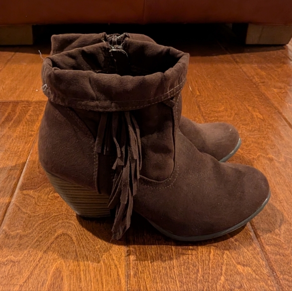 Qupid Dark Brown Ankle Booties with Fringe - Picture 1 of 4